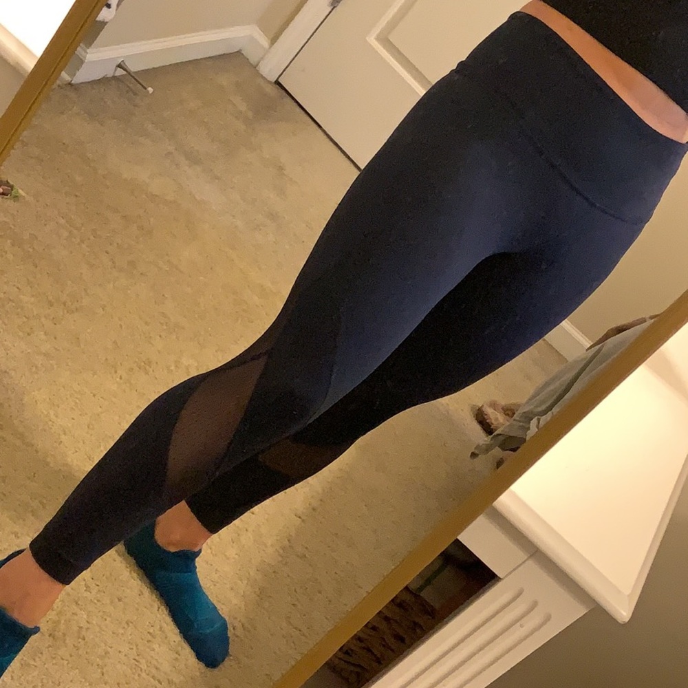 Navy Athleta High Rise leggings with mesh small petite